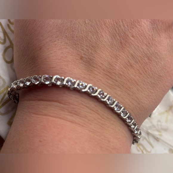 Helzberg diamonds 7.5” sterling silver white sapphire bracelet - Picture 14 of 14